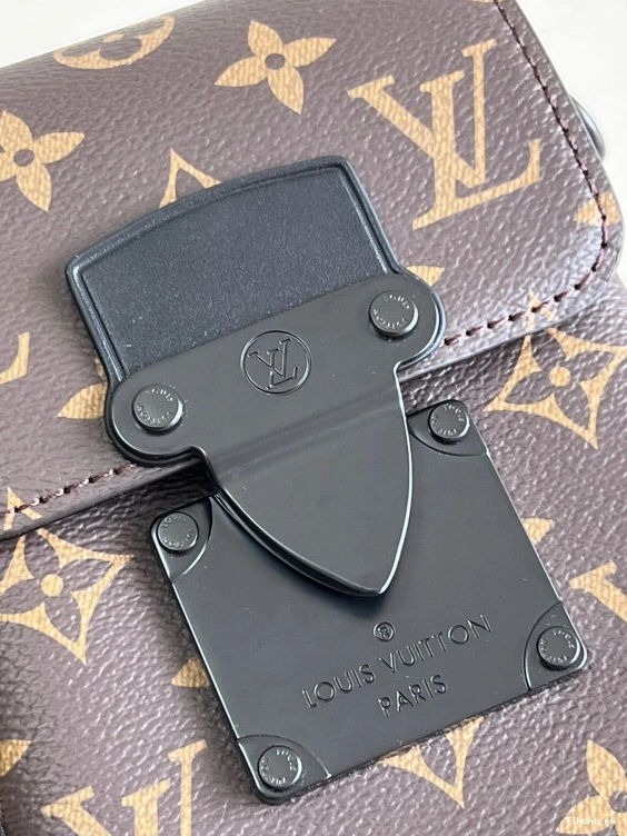 Cheap WEARABLE VUITTON VERTICAL S-LOCK LOUIS WALLET 0804